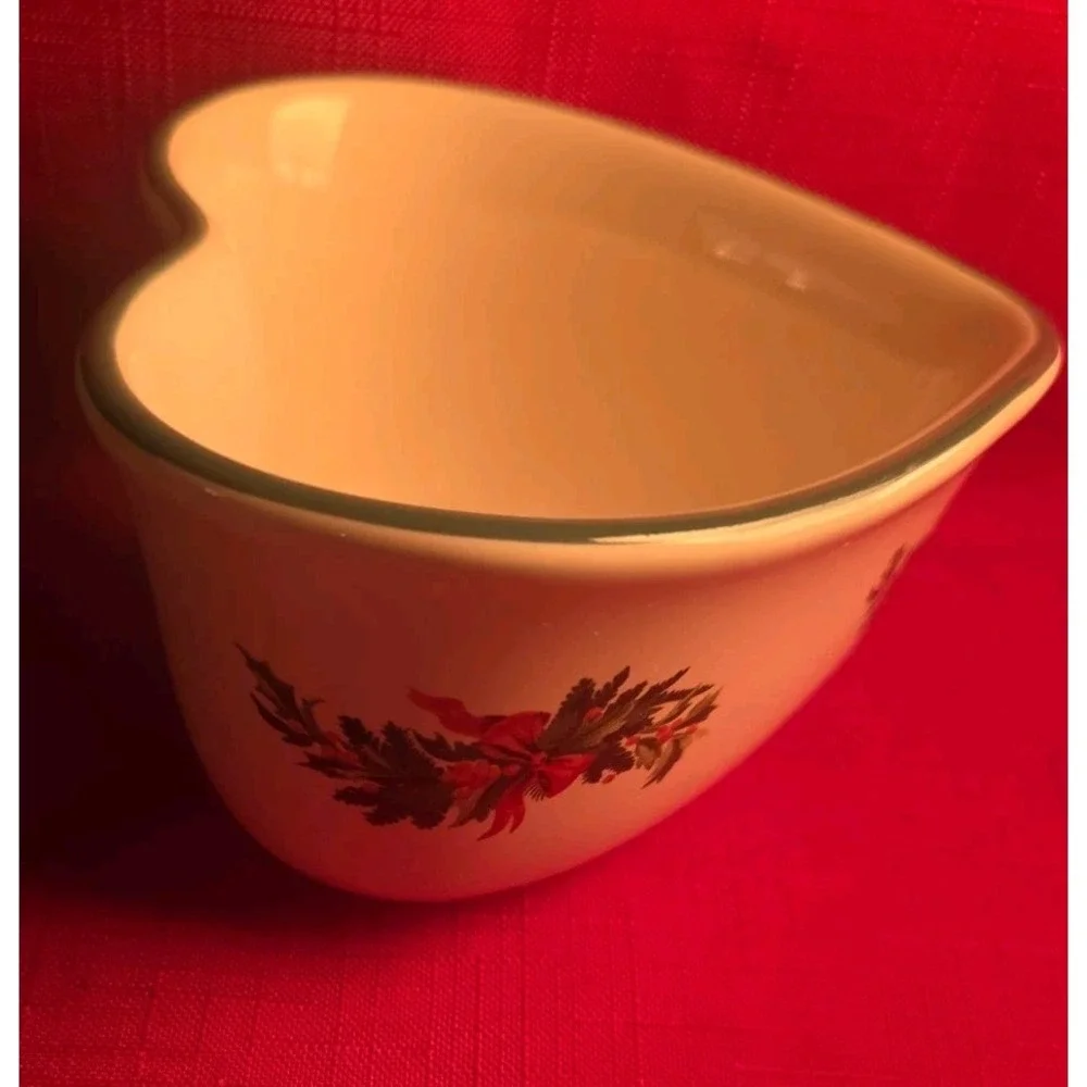 Pfaltzgraff Christmas Heart  Dish 